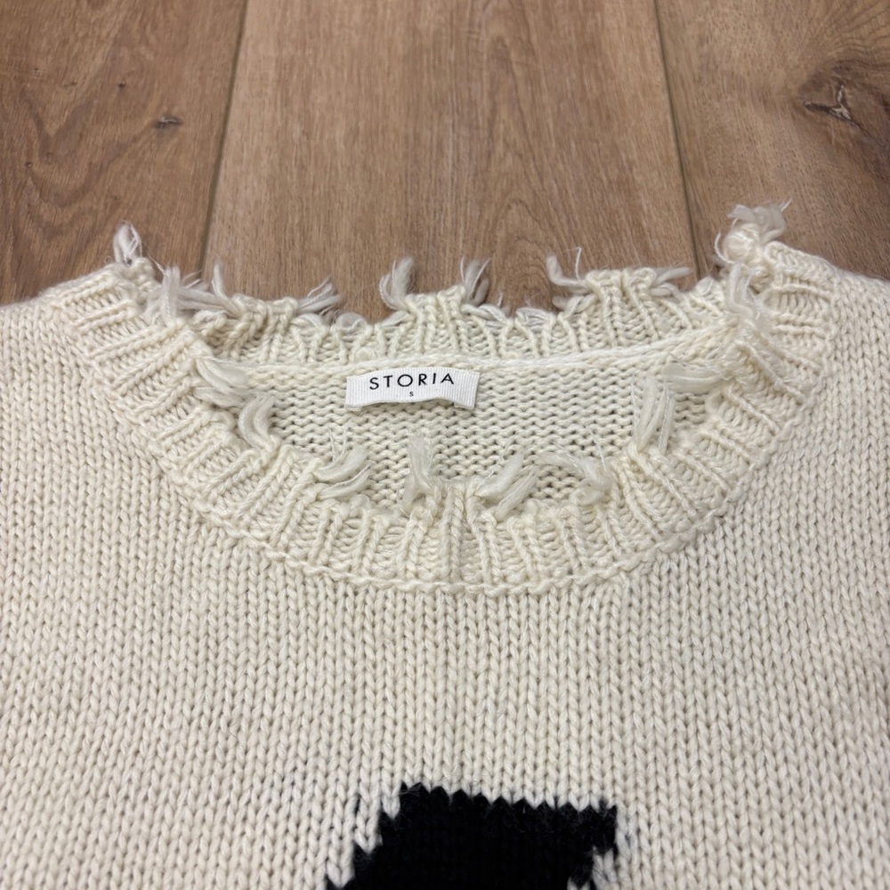 ๐STORIA๐ DISTRESSED LIGHTNING BOLT RELAXED SWEATER IVORY / BLACK SZ S - Picture 4 of 8
